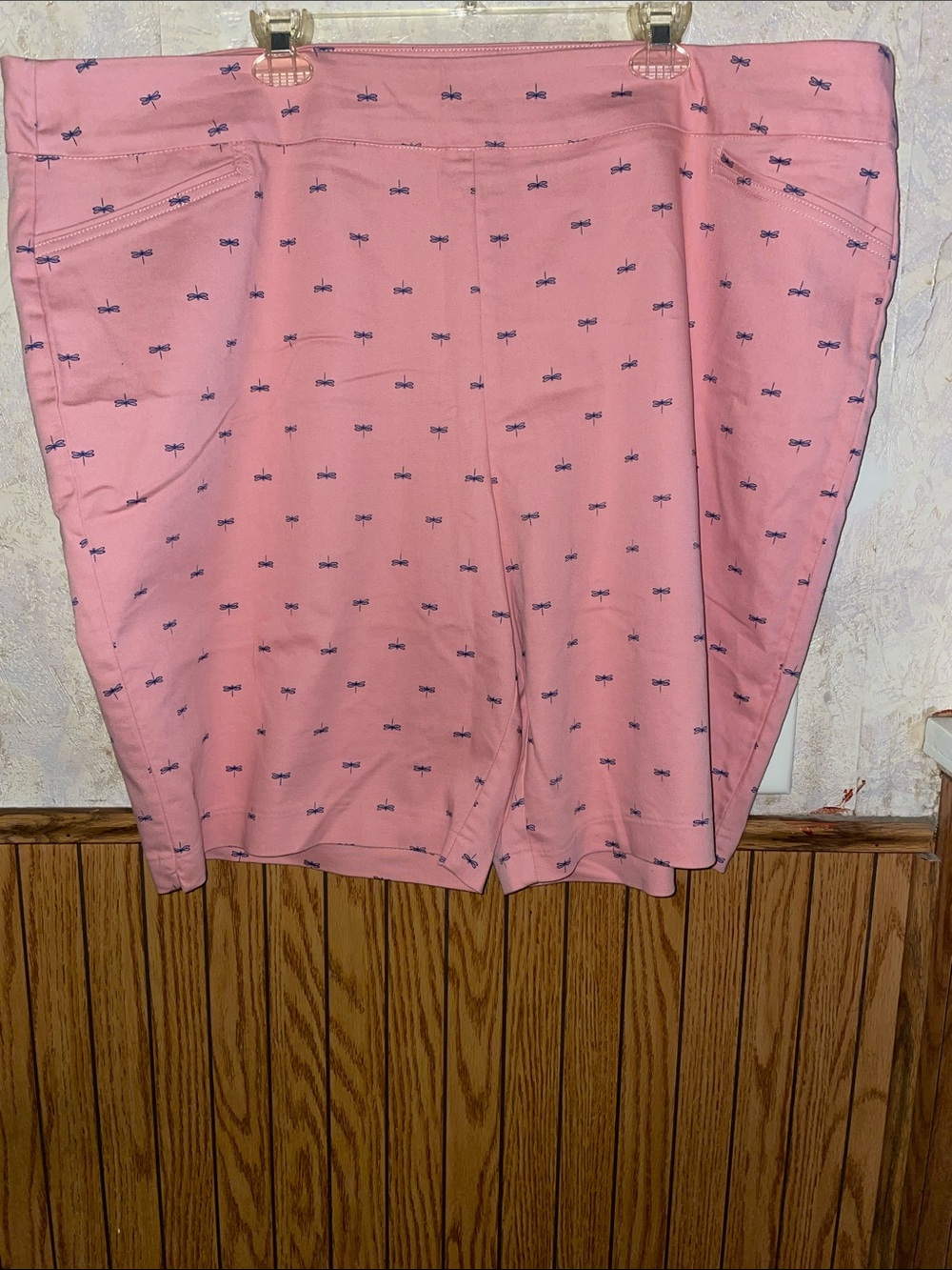 Pink & black Croft & barrow Bermuda shorts (26W)